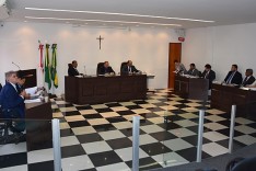 Projeto de lei que concede reajuste salarial para servidores é aprovado